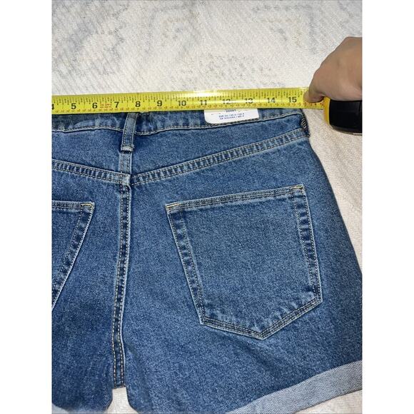 H&M Women Size 4 Shorts Regular Waist Blue Jean Denim Rolled Hem NEW - Picture 6 of 7